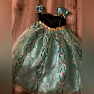 Frozen Anna girls gown 110- size 5 Gnatygren